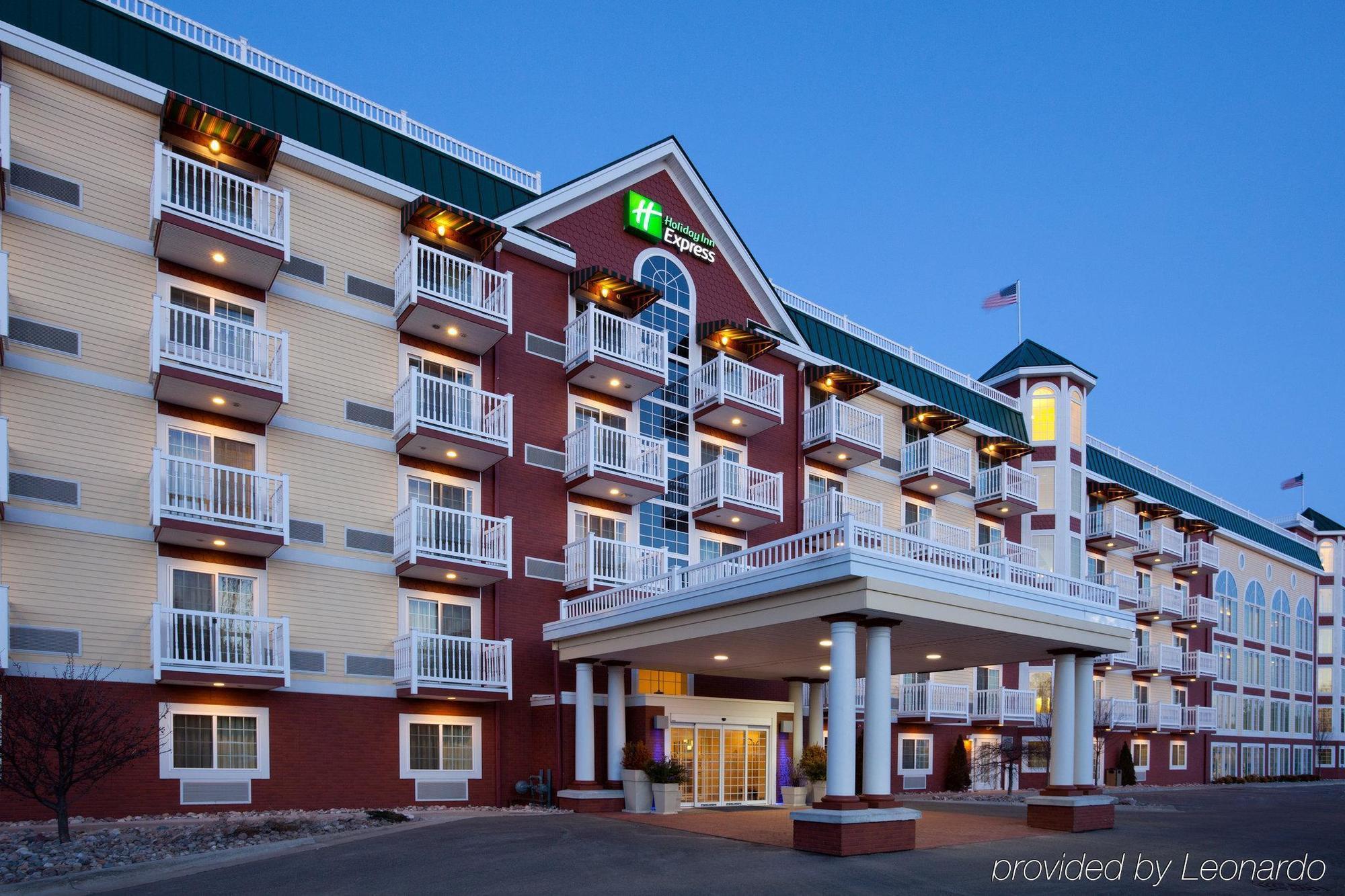 Holiday Inn Express Hotel & Suites Petoskey, An Ihg Hotel Bagian luar foto
